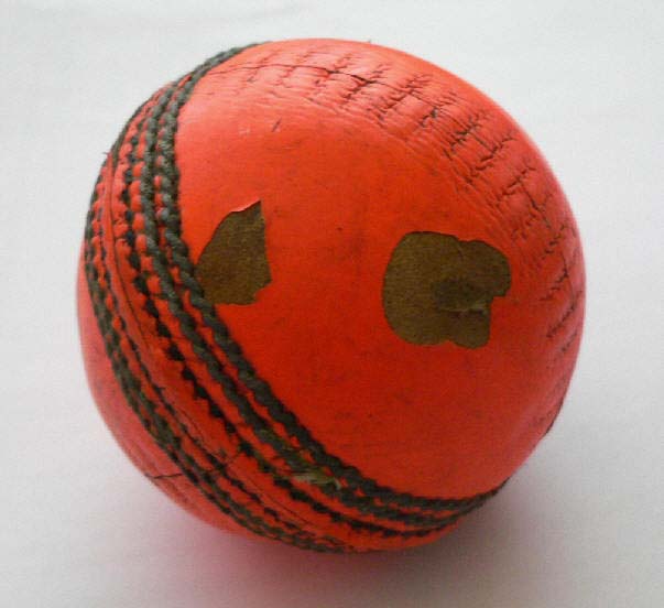 Dukes Colt /'A/' Junior Cricket Ball 4.75oz